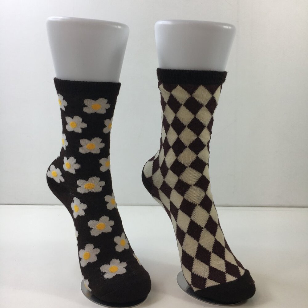 Womens Set 2 Socks With Daisy Floral Argyle Diamond Patterns Brown Cream Design